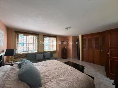 Apartamento de 4 alcobas en arriendo en Laureles, Medellín, 200 m² · foto 16 de 20
