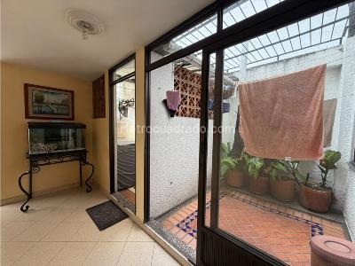 Apartamento de 4 alcobas en arriendo en Laureles, Medellín, 200 m² · foto 19 de 20