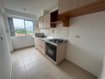 Apartamento de 2 alcobas en arriendo en La Aguacatala, Medellín, 65 m² · foto 2 de 16
