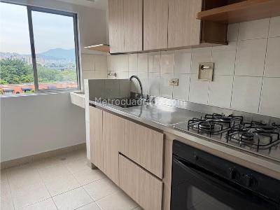 Apartamento de 2 alcobas en arriendo en La Aguacatala, Medellín, 65 m² · foto 3 de 16