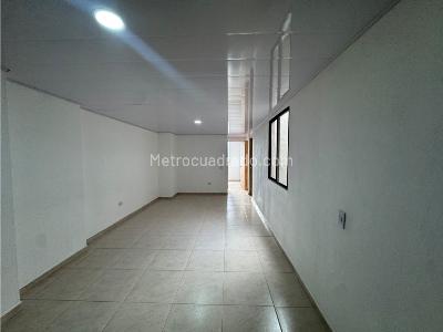 Apartamento de 2 alcobas en arriendo en Manrique Central, Medellín, 75 m² · foto 3 de 7