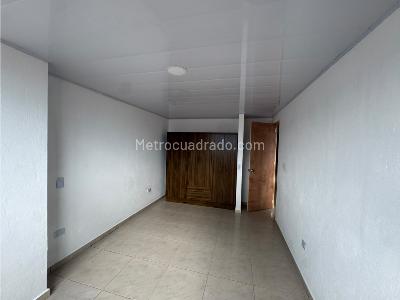 Apartamento de 2 alcobas en arriendo en Manrique Central, Medellín, 75 m² · foto 6 de 7