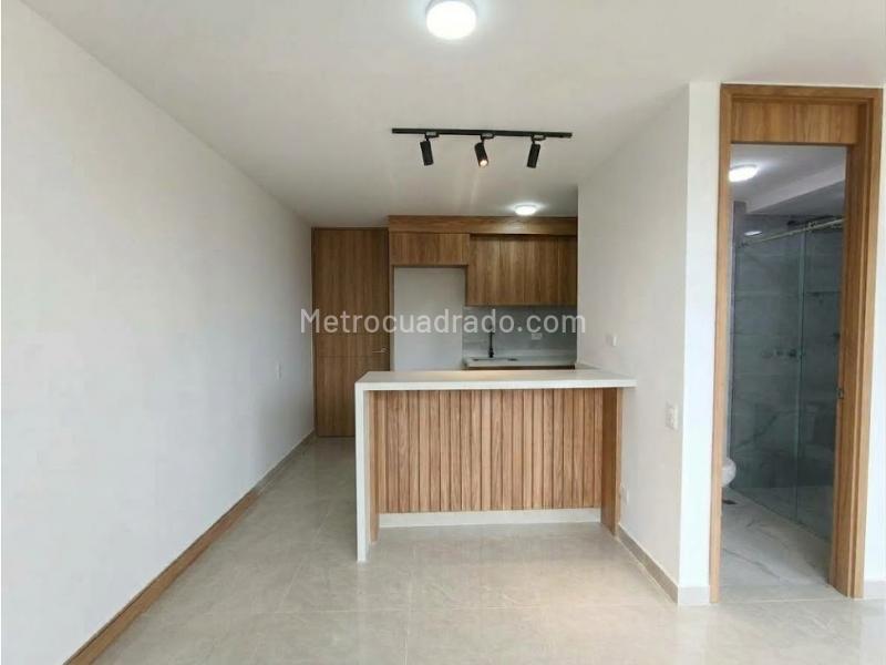 Brand-New 2BR Apartment with Balcony in Ancon - 4