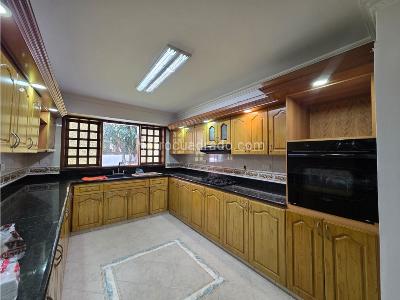 Casa de 5 alcobas en arriendo en Provenza, Medellín, 1000 m² · foto 4 de 20