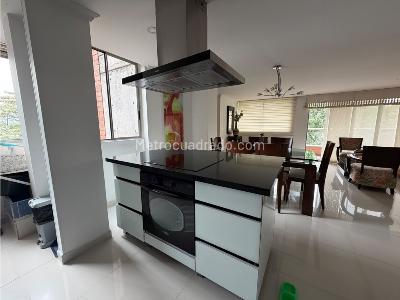 Apartamento de 3 alcobas en arriendo en Loma De Los Balsos, Medellín, 95 m² · foto 2 de 20