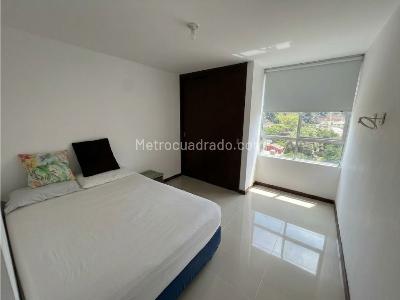 Apartamento de 3 alcobas en arriendo en El Poblado, Medellín, 129 m² · foto 12 de 17