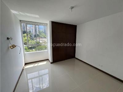 Apartamento de 3 alcobas en arriendo en El Poblado, Medellín, 129 m² · foto 13 de 17