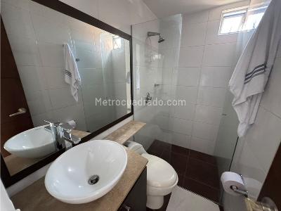 Apartamento de 3 alcobas en arriendo en El Poblado, Medellín, 129 m² · foto 15 de 17