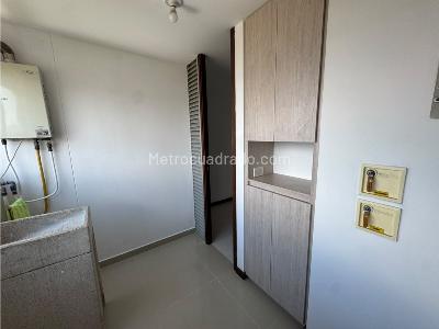 Apartamento de 3 alcobas en arriendo en El Poblado, Medellín, 129 m² · foto 16 de 17