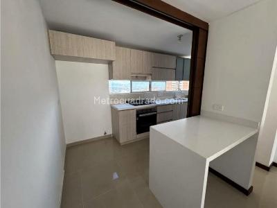 Apartamento de 3 alcobas en arriendo en El Poblado, Medellín, 129 m² · foto 2 de 17