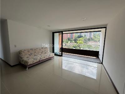 Apartamento de 3 alcobas en arriendo en El Poblado, Medellín, 129 m² · foto 5 de 17