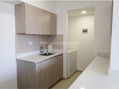 Apartamento de 2 alcobas en arriendo en San Nicolas, Rionegro, 67 m² · foto 2 de 13