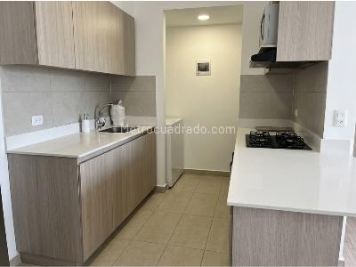 Apartamento de 2 alcobas en arriendo en San Nicolas, Rionegro, 67 m² · foto 4 de 13
