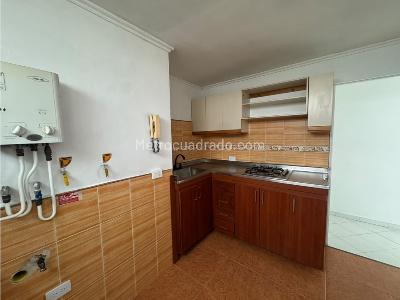 Apartamento de 3 alcobas en arriendo en Conquistadores, Medellín, 70 m² · foto 2 de 13