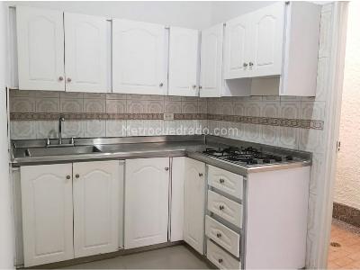 Casa de 2 alcobas en arriendo en La Candelaria, Medellín, 90 m² · foto 3 de 10