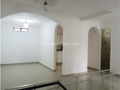Casa de 2 alcobas en arriendo en La Candelaria, Medellín, 90 m² · foto 4 de 10