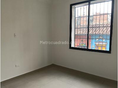 Casa de 2 alcobas en arriendo en La Candelaria, Medellín, 90 m² · foto 8 de 10