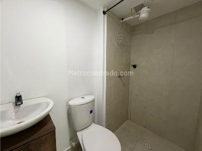 Apartamento de 3 alcobas en arriendo en Barrio Pablo Escobar, Medellín, 56 m² · foto 9 de 10