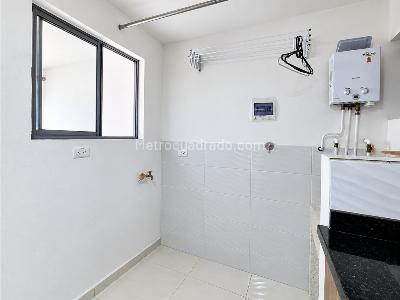 Apartamento de 3 alcobas en arriendo en Madera, Bello, 55 m² · foto 3 de 18