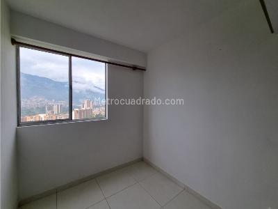Apartamento de 3 alcobas en arriendo en Madera, Bello, 55 m² · foto 8 de 18