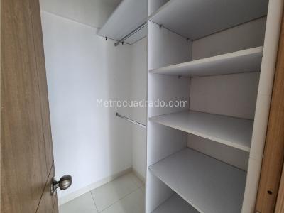 Apartamento de 3 alcobas en arriendo en Madera, Bello, 55 m² · foto 14 de 18