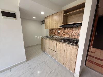 Apartamento de 3 alcobas en arriendo en Guasimalito, Bello, 55 m² · foto 2 de 19