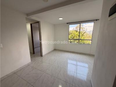 Apartamento de 3 alcobas en arriendo en Guasimalito, Bello, 55 m² · foto 4 de 19