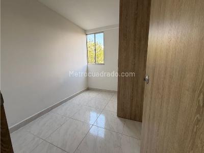 Apartamento de 3 alcobas en arriendo en Guasimalito, Bello, 55 m² · foto 7 de 19