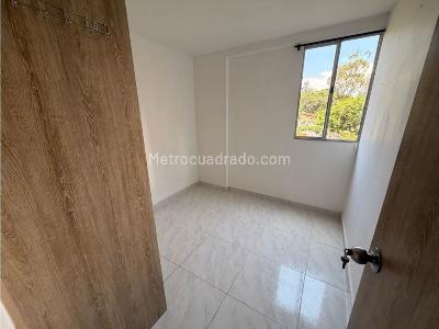 Apartamento de 3 alcobas en arriendo en Guasimalito, Bello, 55 m² · foto 9 de 19