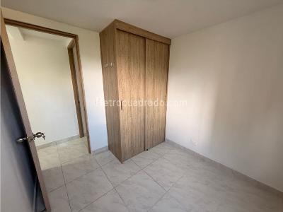 Apartamento de 3 alcobas en arriendo en Guasimalito, Bello, 55 m² · foto 10 de 19