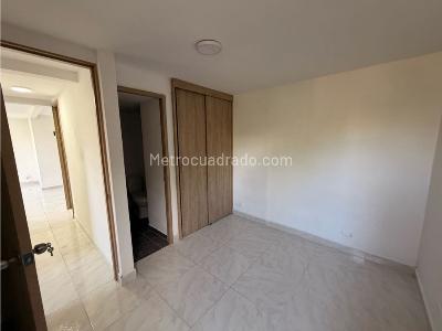 Apartamento de 3 alcobas en arriendo en Guasimalito, Bello, 55 m² · foto 11 de 19