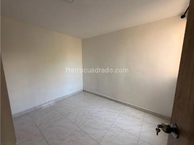 Apartamento de 3 alcobas en arriendo en Guasimalito, Bello, 55 m² · foto 12 de 19