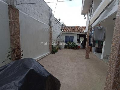 Casa de 5 alcobas en venta en Belén Los Alpes, Medellín, 250 m² · foto 3 de 20