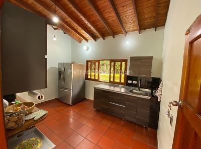 Casa de 4 alcobas en venta en Loma De Las Brujas, Envigado, 1230 m² · foto 3 de 20