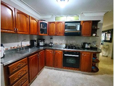 Casa de 5 alcobas en venta en La Almeria, Medellín, 180 m² · foto 4 de 19
