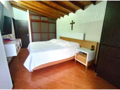 Casa de 5 alcobas en venta en La Almeria, Medellín, 180 m² · foto 10 de 19