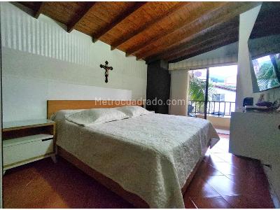 Casa de 5 alcobas en venta en La Almeria, Medellín, 180 m² · foto 11 de 19