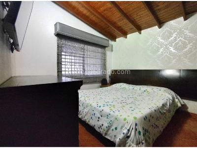 Casa de 5 alcobas en venta en La Almeria, Medellín, 180 m² · foto 13 de 19