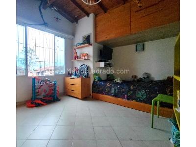 Casa de 5 alcobas en venta en La Almeria, Medellín, 180 m² · foto 17 de 19