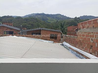 Apartamento de 1 alcoba en venta en Itagüí, Itagüí, 38 m² · foto 8 de 15