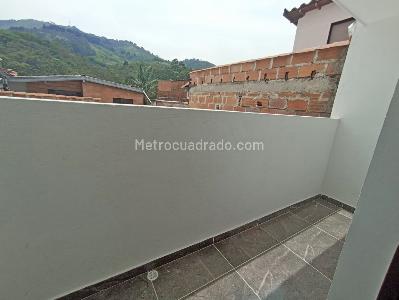 Apartamento de 1 alcoba en venta en Itagüí, Itagüí, 38 m² · foto 9 de 15