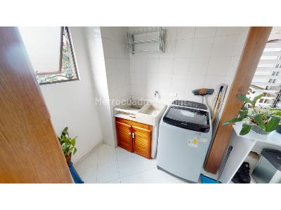Apartamento de 2 alcobas en venta en El Poblado, Medellín, 105 m² · foto 8 de 17