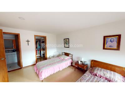 Apartamento de 2 alcobas en venta en El Poblado, Medellín, 105 m² · foto 13 de 17
