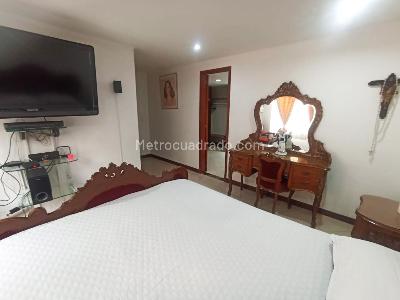 Apartamento de 4 alcobas en venta en Laureles, Medellín, 157 m² · foto 18 de 20