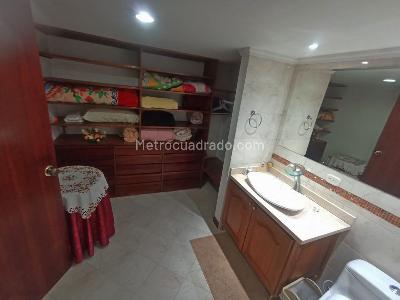 Apartamento de 4 alcobas en venta en Laureles, Medellín, 157 m² · foto 19 de 20