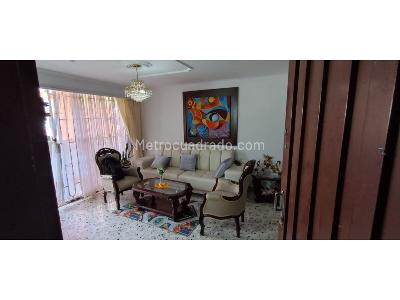 Apartamento en venta en Los Colores, Medellín · foto 3 de 13