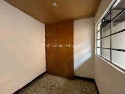 Casa de 5 alcobas en venta en Villa Hermosa, Medellín, 164 m² · foto 5 de 8
