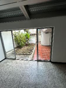 Casa de 5 alcobas en venta en Patio Bonito, Medellín, 537 m² · foto 3 de 8