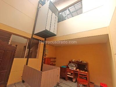 Casa de 5 alcobas en venta en Laureles Nogal, Medellín, 400 m² · foto 6 de 20