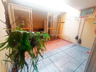 Casa de 5 alcobas en venta en Laureles Nogal, Medellín, 400 m² · foto 9 de 20